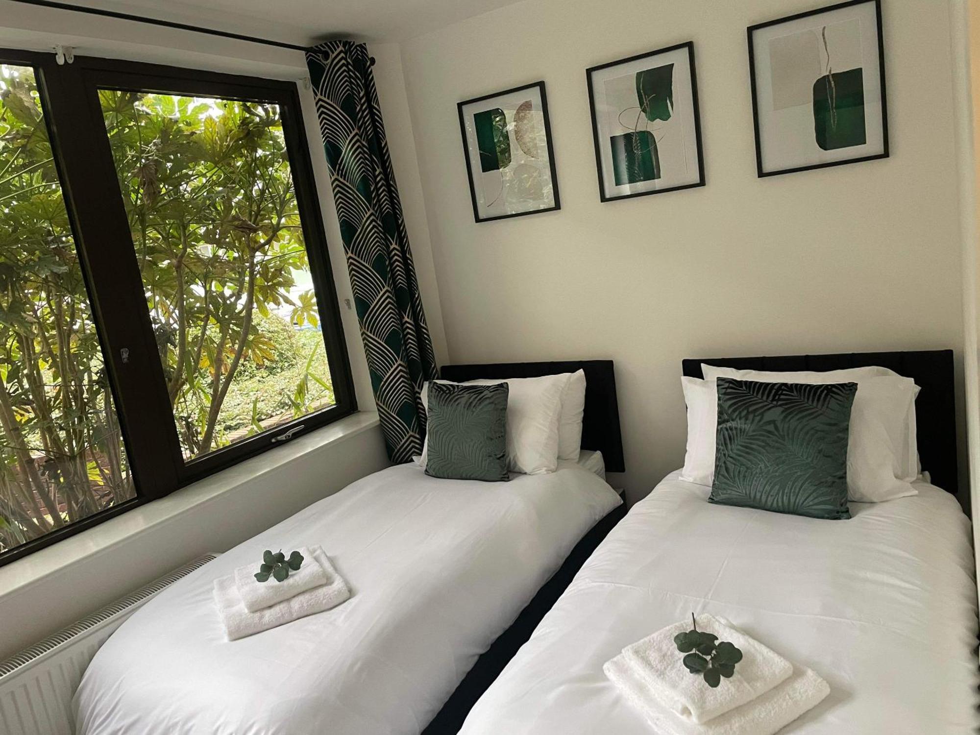 Modern City Centre Apartment Exeter Bagian luar foto